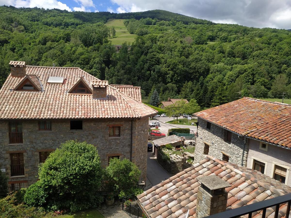 Hostal Cal Mestre Vilallonga de Ter Exterior photo