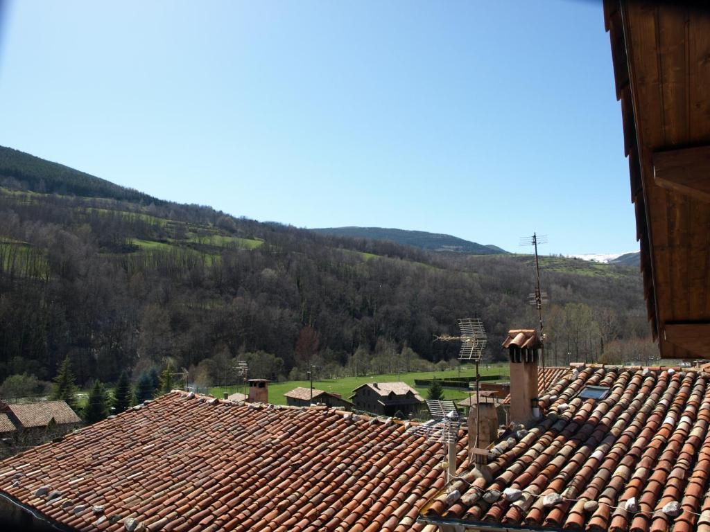 Hostal Cal Mestre Vilallonga de Ter Exterior photo
